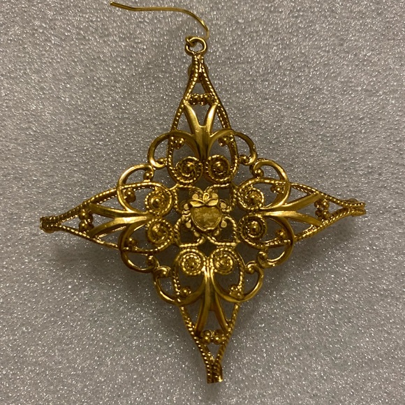 VSA Once Upon a Time Gold Starburst Necklace and Earrings - Picture 10 of 10